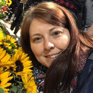 Meet your Posher, Maura